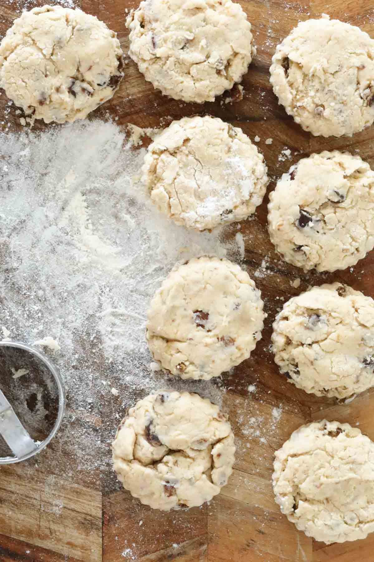 Round shapes cut out of the dough.