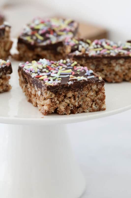 No-Bake Chocolate Rice Bubble Slice | 4 Ingredient Recipe - Bake Play Smile