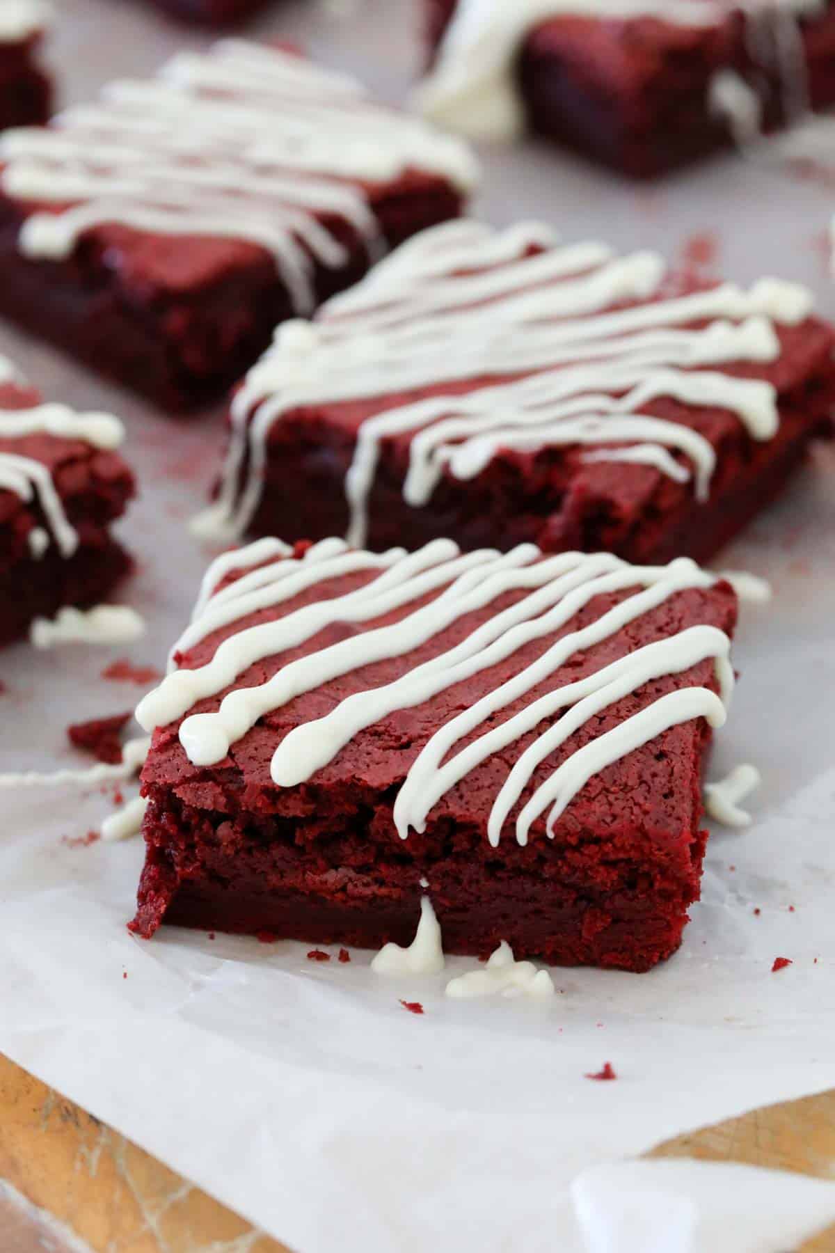 The baked brownies cooled and drizzle with white chocolate.