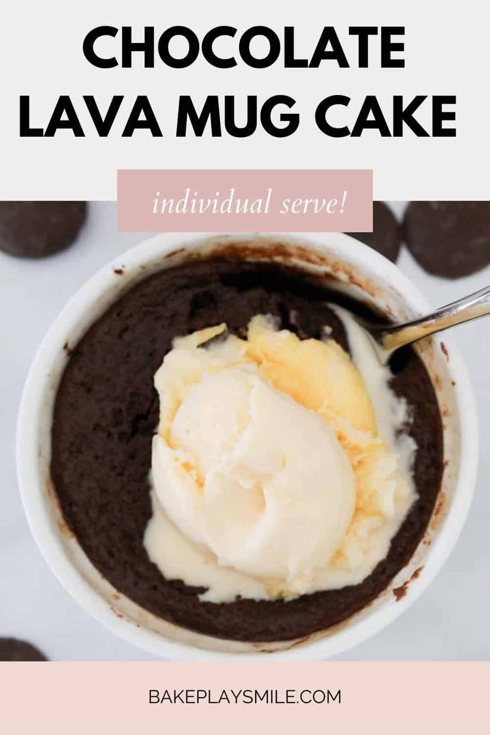 Tort de cană de lavă de ciocolată